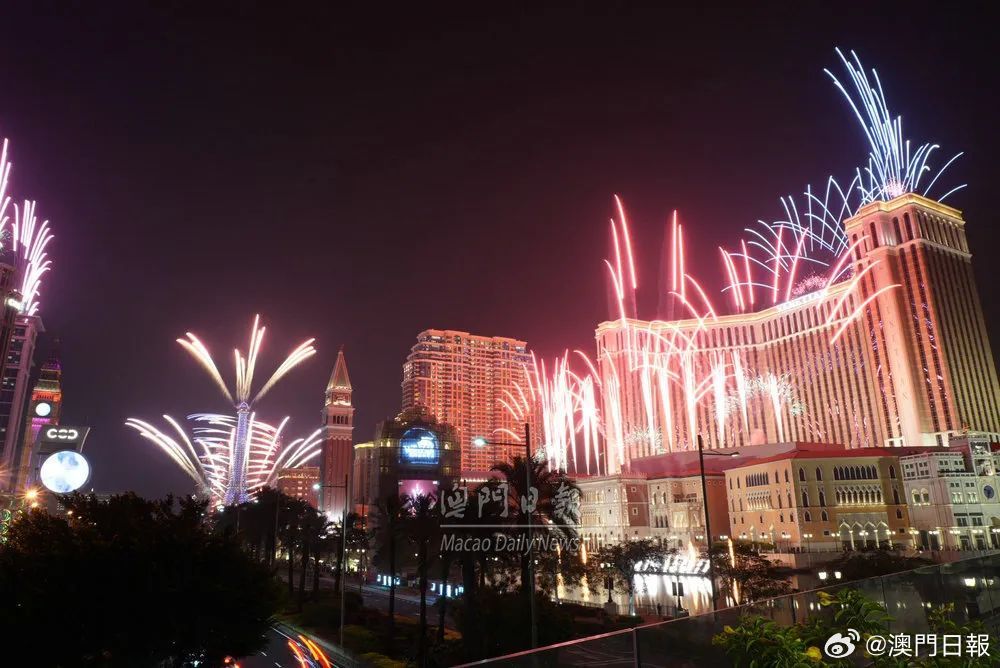 澳门之夜，2046年今晚的璀璨盛景